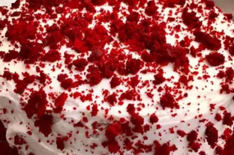 Red Velvet Cheesecake Cake - MAKINGOURLIFEMATTER